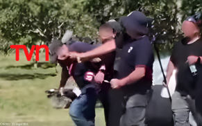 Corresponsal de Televisión Nacional sufrió agresiones físicas tras un punto de prensa oficial en Puerto Varas por parte de bomberos